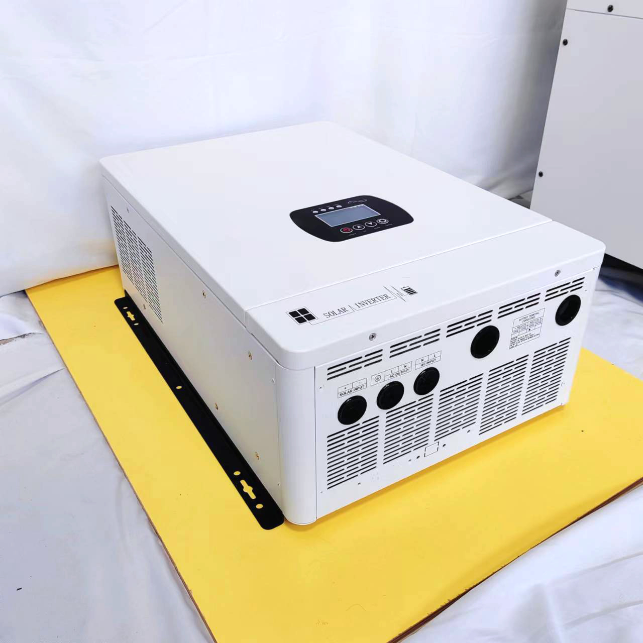 SUN Series Solar Inverter MPPT all in one2000 - 6000W